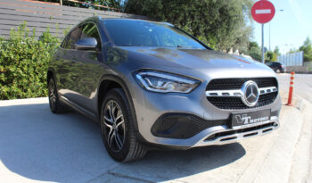 MERCEDES GLA 250e 218HP PLUG IN APPLE CAR PLAY LED CAMERA AYTOMATO DISTRONIC PLUS full