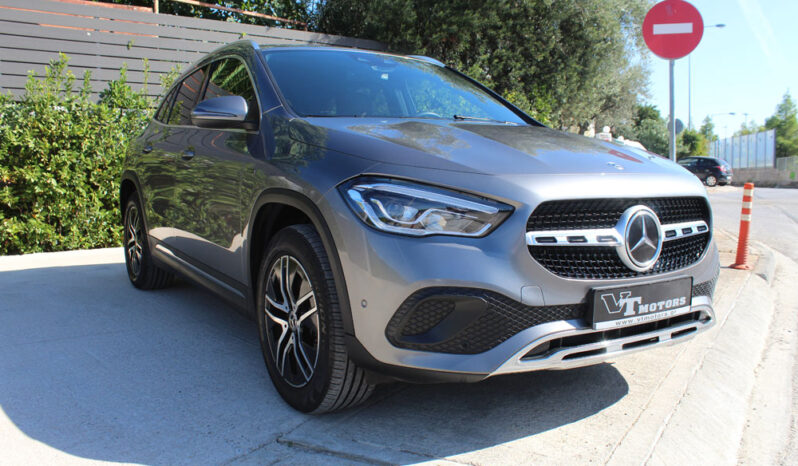 MERCEDES GLA 250e 218HP PLUG IN APPLE CAR PLAY LED CAMERA AYTOMATO DISTRONIC PLUS full